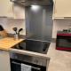 Stunning Flat with Parking Free near Sutton Station, Cheam (photo 8)
