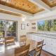 Cedar Chalet by Tahoe Getaways - Stunning 3BR with Fireplace & Pet Friendly Тахо-Виста - Фото 6