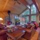 Dogwood Place by Tahoe Getaways - 3BR Pet-Friendly Tahoe Donner Home w Hot Tub, Pool Table, Wood Fireplace & HOA Amenities