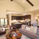 Mountainside by Tahoe Getaways - Luxury Pet-Friendly Northstar Ski-in Ski-Out - Swimming Pool and Gym!, Truckee - Fotografie 2