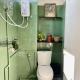 Baan KhaoSoi - Private room in a rooftop hostel 3rd floor, Khlong San (Foto 7)