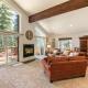 Wolf Den - Bright Open Concept 3 Bedroom- Hot Tub, Pet-Friendly, Minutes from Skiing!, Tahoma (foto 3)
