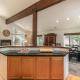 Wolf Den - Bright Open Concept 3 Bedroom- Hot Tub, Pet-Friendly, Minutes from Skiing!, Tahoma (foto 8)