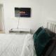 Bright & Comfortable Private Room in a Family Home, Shared nice Bath
