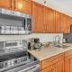 Deluxe Condo with Recreation Deck View, Free parking & WiFi, Honolulu