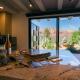 Modern, Luxury Studio With Awe Inspiring Red Rock Views Private Trail Head - Outdoor Firepit, Indoor Fireplace, on Property Sauna, Aromatherapy Steam Room, Hot Tub, Pools and Wellness Services, Sedona - Foto 7
