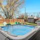 New! Warm & Cozy 3BR w/ Hot Tub, Firepit & BBQ!, Mount Clemens - Fotografie 1