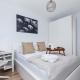 Cracow Apartment Bronowicka with Parking by Noclegi Renters Cracovia - Foto 8