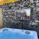 Grade 2 Listed 2 bedroom Pet Friendly - Parking - Hot Tub - very quiet Bowness-on-Windermere - Photo 8