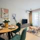 Contemporary Haven - 1 BR with a Balcony Charm Bucarest - Foto 6