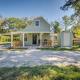 Pet-Friendly Conroe Hideaway with Porch and Fire Pit