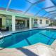 VILLA FOUR PALMS - 3 BEDS - 2 BATHS - 6 GUESTS - GULF ACCESS & POOL - INCL.10% OFF BOAT RENTAL Cape Coral - Foto 1