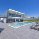 Villa Casa Lirio by Villa Plus, Galé