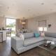 Stylish Penthouse Apartment With Hot Tub, Bath - Photo 2