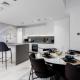 Maison Privee - Exquisite Duplex with Private Patio & Loft Living, Dubai - Foto 6