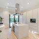 Stunning Palm Villa with Rooftop Garden, Resort Style Pool and Beach by Exclusive Holiday Homes, Dubái - Foto 7