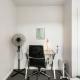 Sunny Side Getaway with views and deck, Окленд - Фото 6
