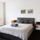 Cheam Village Self Contained Flat & studio, Cheam