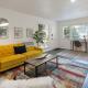Quaint 1BD 1BA Bungalow, Los Angeles - Foto 3