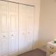 Cozy bedroom in well equipped apartment, Leatherhead (fotografie 5)