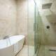 JOHNWOOD HOTEL by Bolton, Wuse (Foto 3)