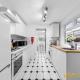 Stylist and Cosy 3 Bed House Leytonstone Sleeps 7, Londýn - Fotografie 3