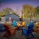 Pickleball Court - Walk to AT&T Stadium, Globe Life, Six Flags, Texas Live! & more, Arlington