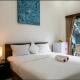 Canggu Ocean House/Pink. By walk to the beach!