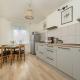 Charming Apartment Trzebnicka by Noclegi Renters Vratislav - Fotografie 10
