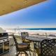 Ocean view, two-level condo with stunning view, decks, fast WiFi & fireplace Сан-Диего - Фото 1
