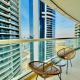 Luxurious 1BR Apartment at Damac Tower, Paramount, Dubaj - Fotografie 1