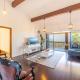 Casa Carinho, 24 Wallawa Rd - spectacular water views, pet friendly, air con and Wi-Fi, Nelson Bay (Foto 3)