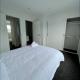 Immaculate - 2 Bedroom Townhouse close to Fruitvale train station, Окленд - Фото 9