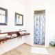 Spotless 3 BRs house w/ pool, Roatán (photo 4)