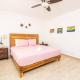 Spotless 3 BRs house w/ pool, Roatán (photo 8)