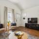 Newly Renovated Tremont Treasure I Cozy + Modern, Cleveland - Photo 4