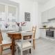 Studio in the Center of Warsaw with Balcony and Separate Kitchen by Noclegi Renters, Varsavia - Foto 3