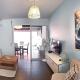 COTTAGE BLUE classé 3 étoiles - 4 à 6 personnes - 2 chambres - accès direct à la plage et à l'esplanade de Boucan Canot avec ses bars et restaurants, Saint-Gilles-les Bains - Kuva 1