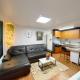 Newly renovated spacious 2 bedroom unit in HBC #1, Seoul - Photo 2