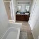 4 Bedrooms & 2.5 Bathrooms in LA, Los Angeles - Foto 10