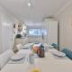 Spacious Sandbanks Apartment near Beach and Bars with Free Parking Poole - Photo 5