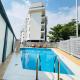 Luxury 2-Bed in Lekki Phase 1 - Pool, Gym & Stunning Views - Foto 2
