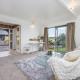 The Hidden Clifftop Gem - Ocean view & Beach life, Окленд - Фото 4