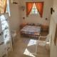 Dolphin Inn Guesthouse & Apartments, Christ Church - Kuva 2