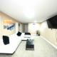 Spacious Hearth Escape with Natural Light & fireplace, Кингстон - Фото 8