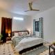 StayVista's Palm Perle Villa - Pet-Friendly Retreat with Terrace, Lawn & Pool Table, Bhopal - Foto 7