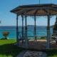 Traditional stone house by the sea., Petriaí (fotografie 3)