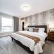 The Azure, Near DT & University, TWO King Beds!, Edmonton