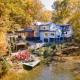 King Suites, Lakefront, Hot Tub, Watercraft