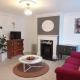 House - Sleeps 8 - Garden - Parking Romford - Foto 1
